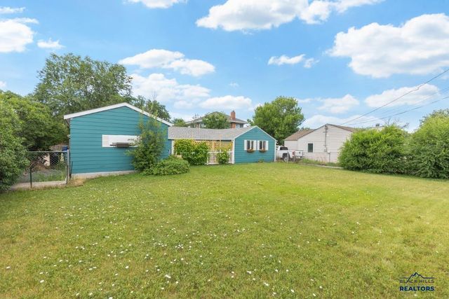 2011 PRAIRIE AVE, Rapid City, SD 57701