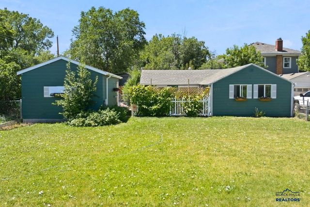 2011 PRAIRIE AVE, Rapid City, SD 57701