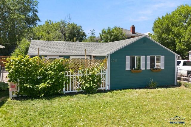 2011 PRAIRIE AVE, Rapid City, SD 57701