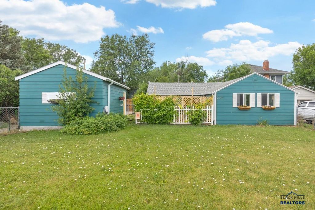 2011 PRAIRIE AVE, Rapid City, SD 57701
