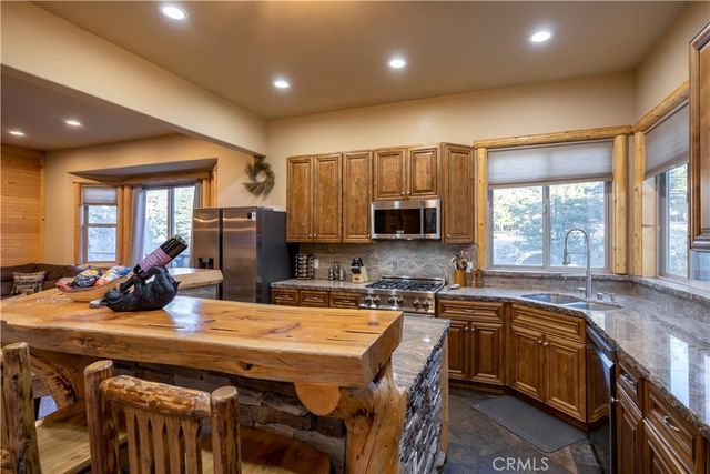325 Stoney Creek Road, Big Bear Lake, CA 92315