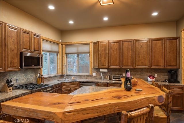 325 Stoney Creek Road, Big Bear Lake, CA 92315