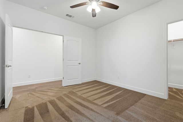 400 Ridge Creek Estates Way, Dinuba, CA 93618