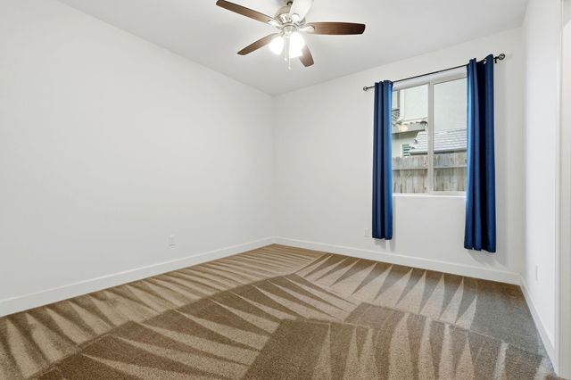 400 Ridge Creek Estates Way, Dinuba, CA 93618