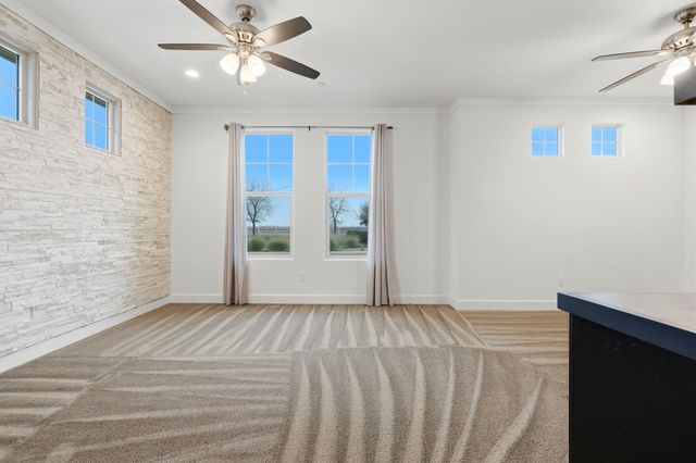 400 Ridge Creek Estates Way, Dinuba, CA 93618