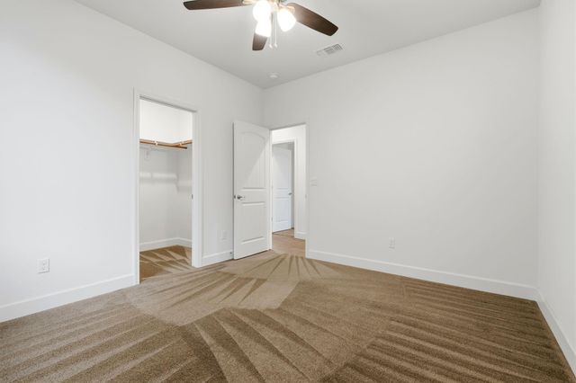 400 Ridge Creek Estates Way, Dinuba, CA 93618