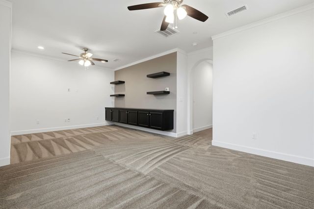 400 Ridge Creek Estates Way, Dinuba, CA 93618