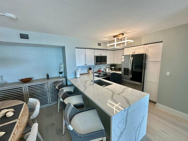 167 YACHT CLUB Way 204, Hypoluxo, FL 33462