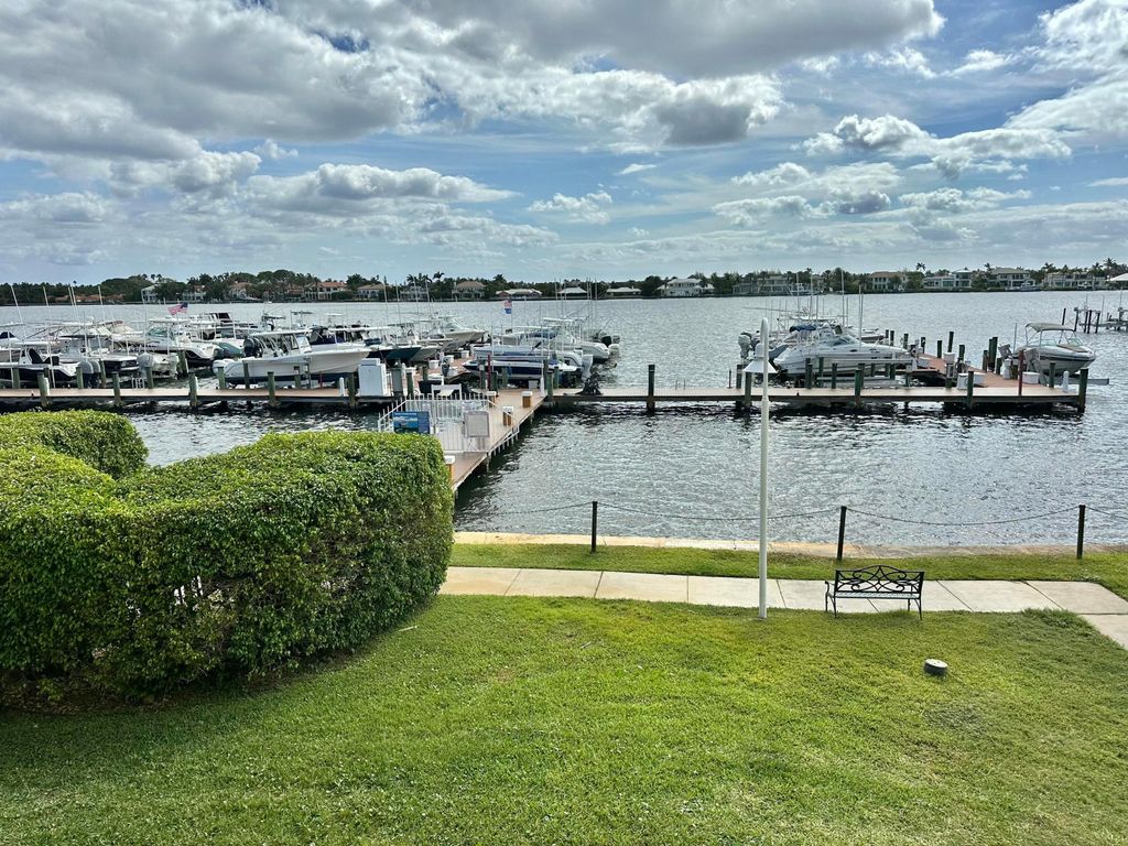 167 YACHT CLUB Way 204, Hypoluxo, FL 33462