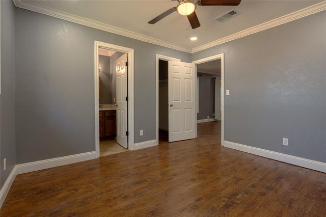 10207 Old Orchard Road, La Porte, TX 77571