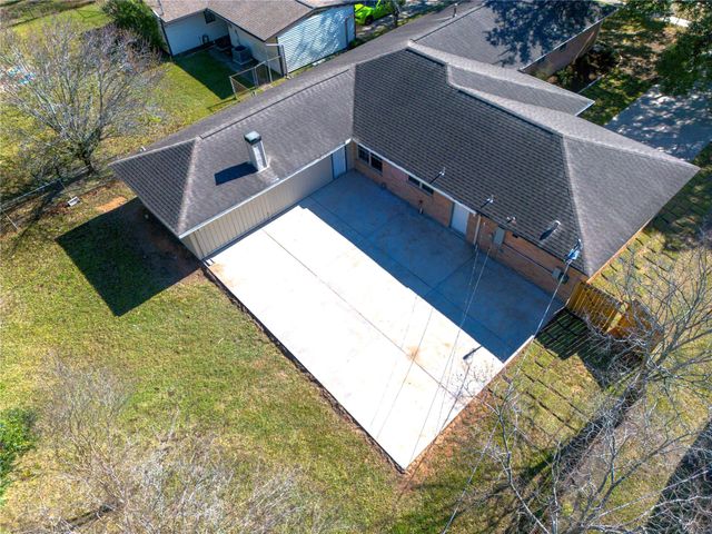 10207 Old Orchard Road, La Porte, TX 77571