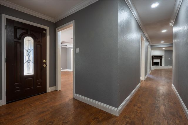 10207 Old Orchard Road, La Porte, TX 77571