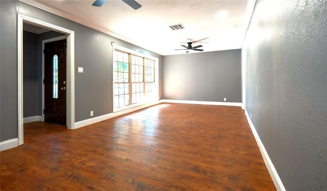 10207 Old Orchard Road, La Porte, TX 77571