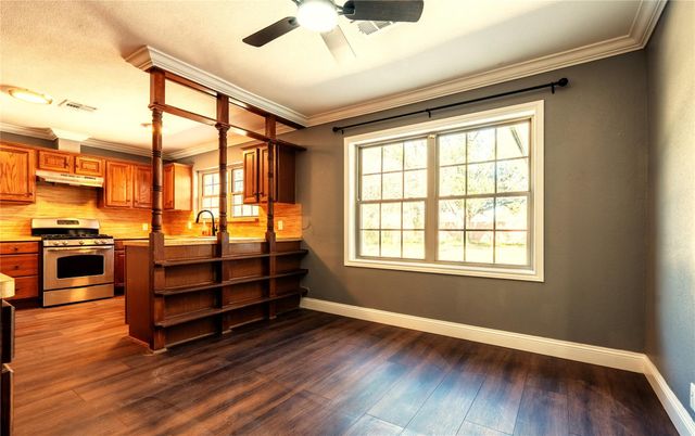 10207 Old Orchard Road, La Porte, TX 77571