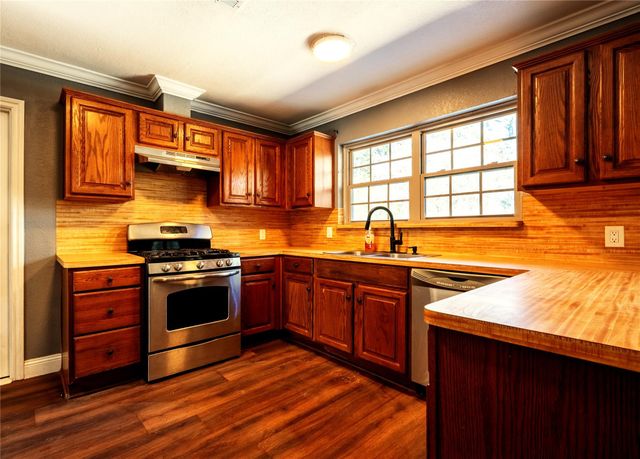 10207 Old Orchard Road, La Porte, TX 77571