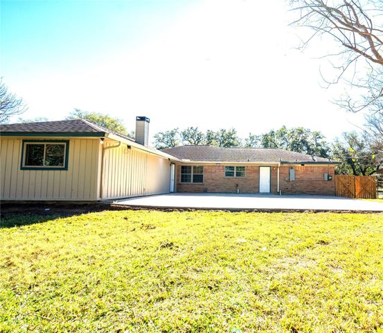 10207 Old Orchard Road, La Porte, TX 77571