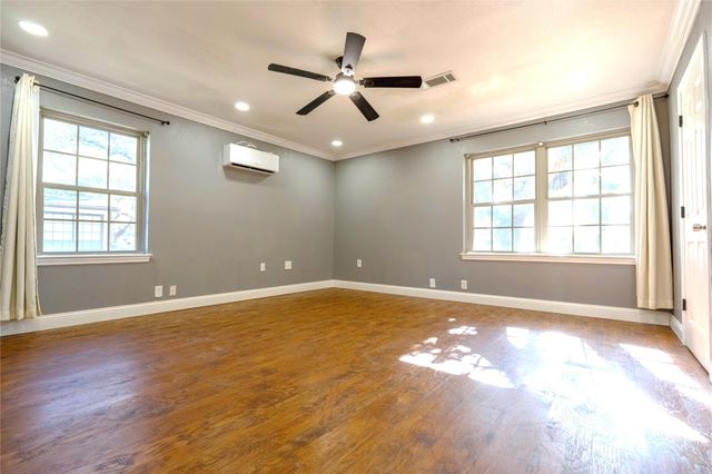 10207 Old Orchard Road, La Porte, TX 77571