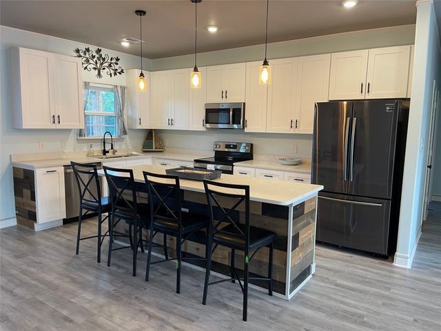 2813 Catfish Court, Granbury, TX 76048