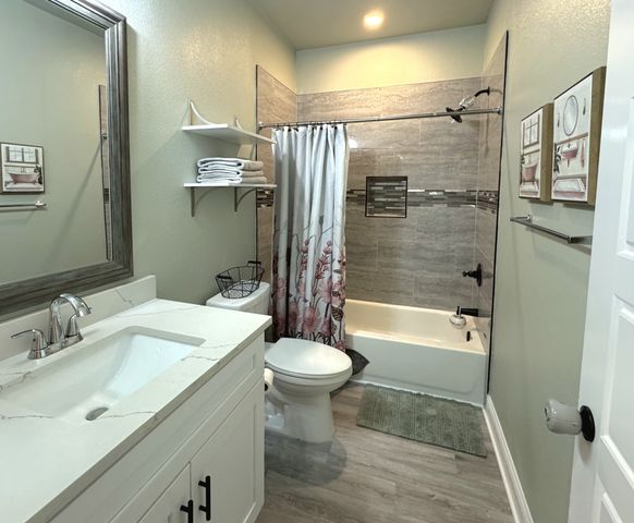 2813 Catfish Court, Granbury, TX 76048