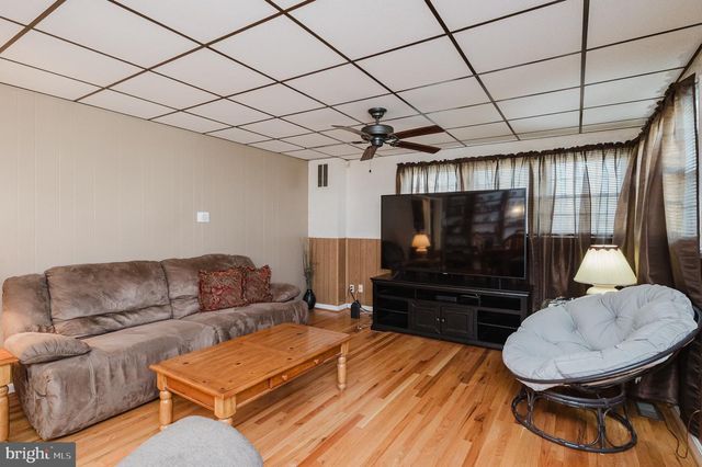 2208 GAYLAWN, Halethorpe, MD 21227