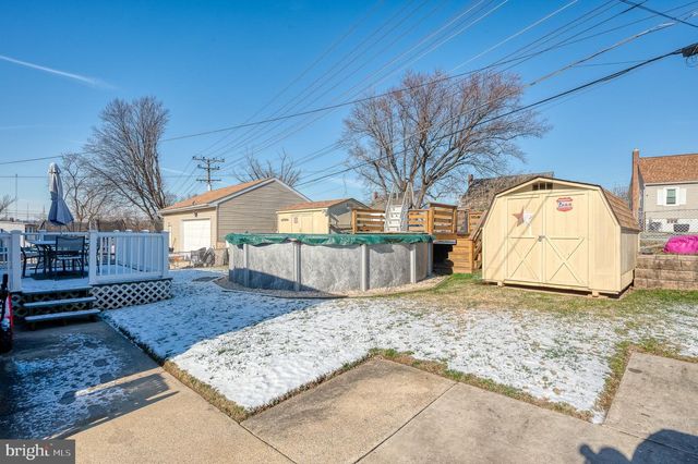 2208 GAYLAWN, Halethorpe, MD 21227