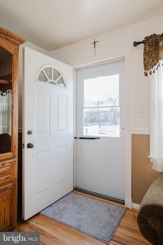 2208 GAYLAWN, Halethorpe, MD 21227