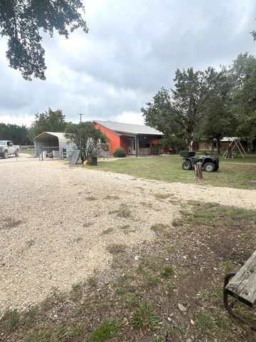 143 Taff Place, Leakey, TX 78873