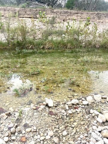 143 Taff Place, Leakey, TX 78873