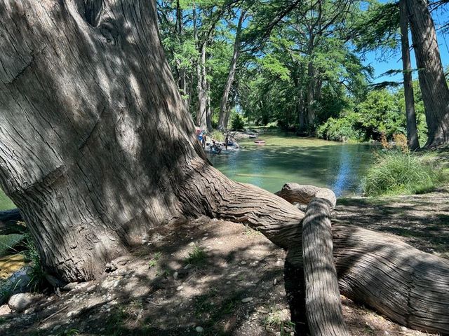 143 Taff Place, Leakey, TX 78873