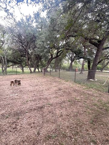 143 Taff Place, Leakey, TX 78873