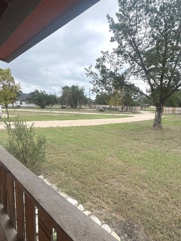 143 Taff Place, Leakey, TX 78873