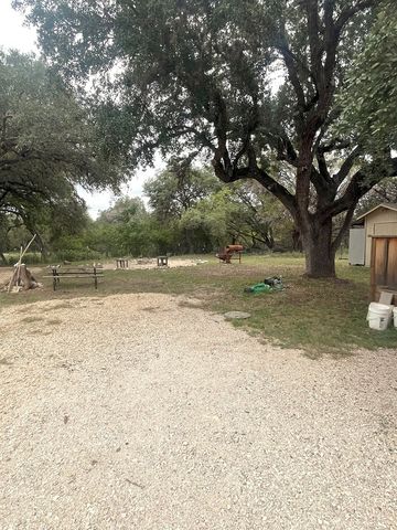 143 Taff Place, Leakey, TX 78873