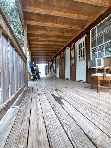 143 Taff Place, Leakey, TX 78873