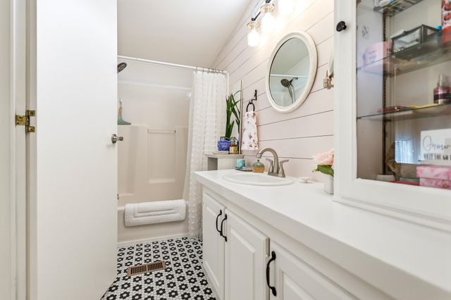 15 Winter Street, Salem, NH 03079