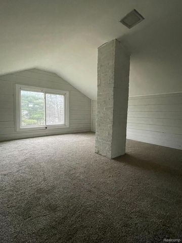 3021 N Grand River Avenue, Lansing, MI 48906