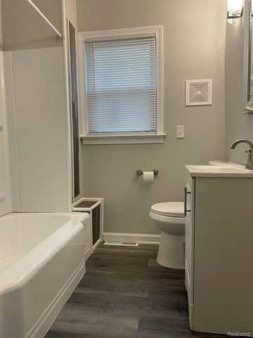 3021 N Grand River Avenue, Lansing, MI 48906