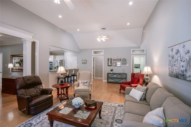 213 Iron Gate, Victoria, TX 77904