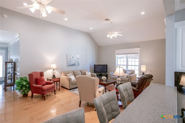 213 Iron Gate, Victoria, TX 77904