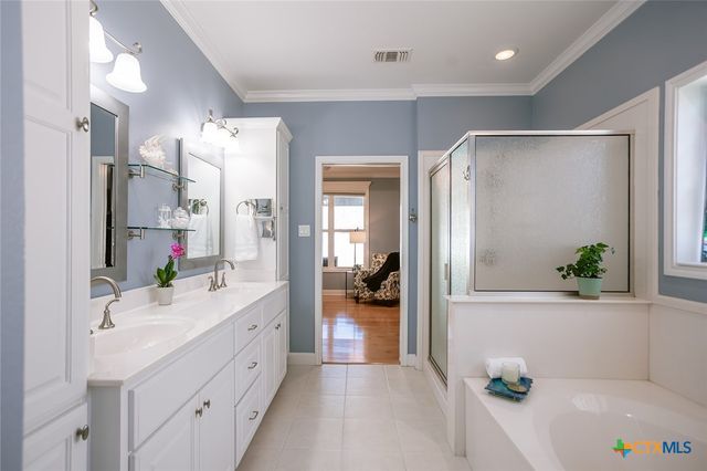 213 Iron Gate, Victoria, TX 77904