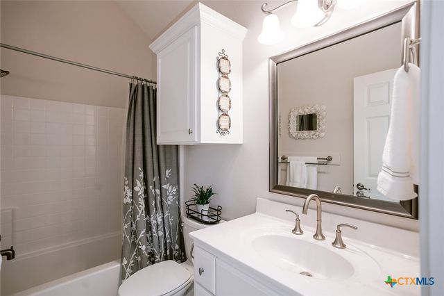 213 Iron Gate, Victoria, TX 77904