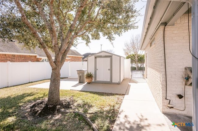213 Iron Gate, Victoria, TX 77904