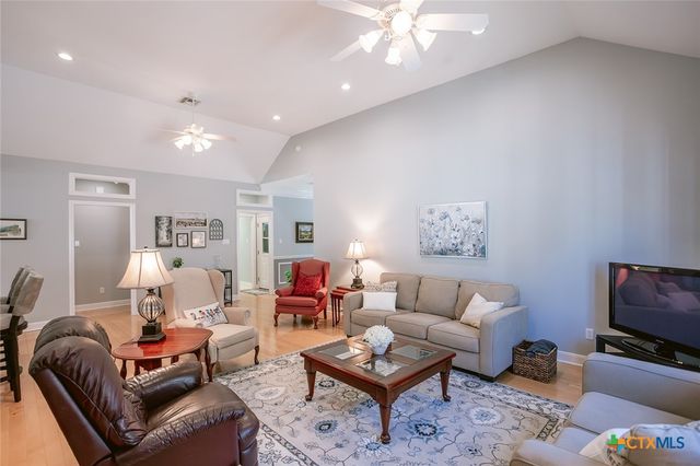 213 Iron Gate, Victoria, TX 77904