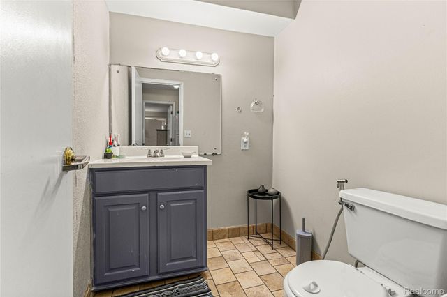 6429 N Beech Daly Road, Dearborn Heights, MI 48127