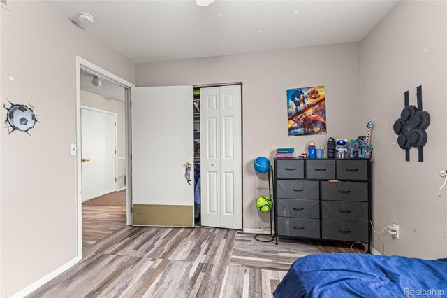 6429 N Beech Daly Road, Dearborn Heights, MI 48127