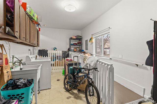 6429 N Beech Daly Road, Dearborn Heights, MI 48127