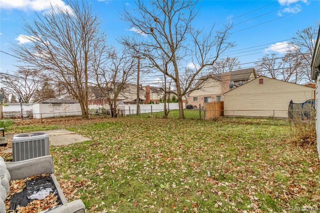 6429 N Beech Daly Road, Dearborn Heights, MI 48127