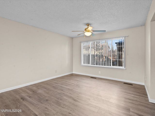 1074 Glen Martin Drive, Sparks, NV 89434