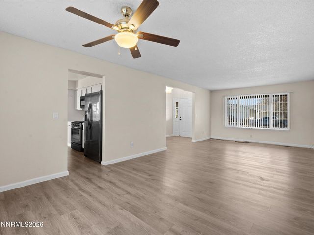 1074 Glen Martin Drive, Sparks, NV 89434