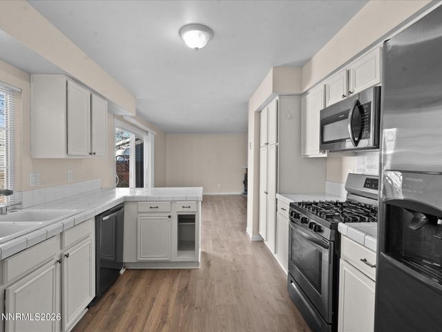 1074 Glen Martin Drive, Sparks, NV 89434