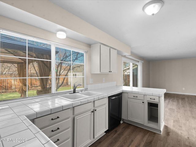 1074 Glen Martin Drive, Sparks, NV 89434